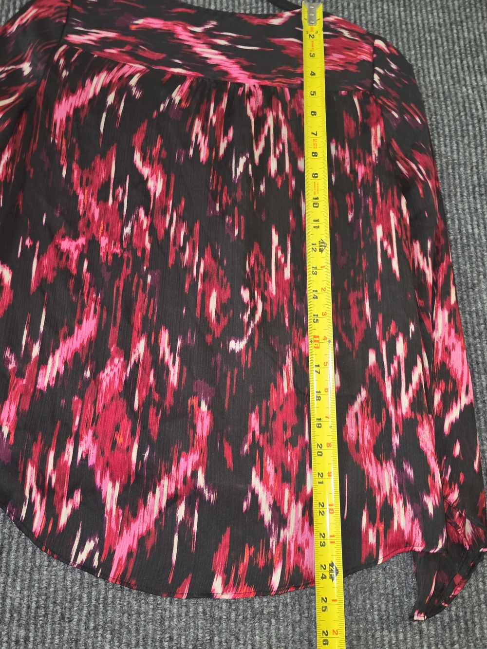 Vince Camuto Black Blouse with Red & Pink Abstract Print - Picture 9 of 10